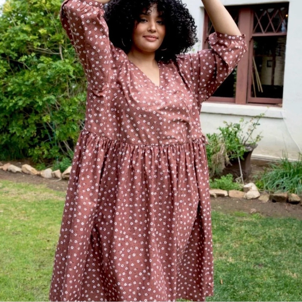 Augusta Dress Brown Floral V‑Neck